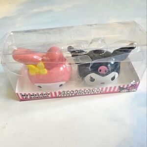 Hello Kitty Pink & Black Ceramic Salt & Pepper Shaker Set Brand New